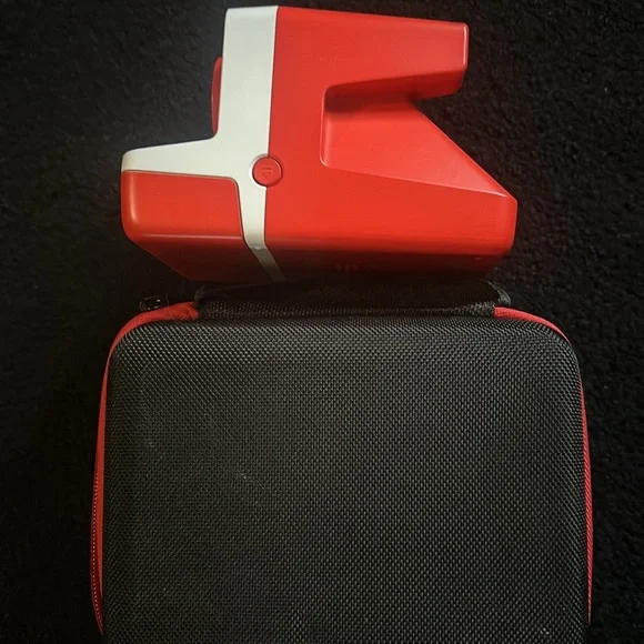 Polaroid Now with Case - Picture 2 of 8